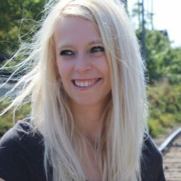 Meet your Posher, Pauline - Picture 1 of 1